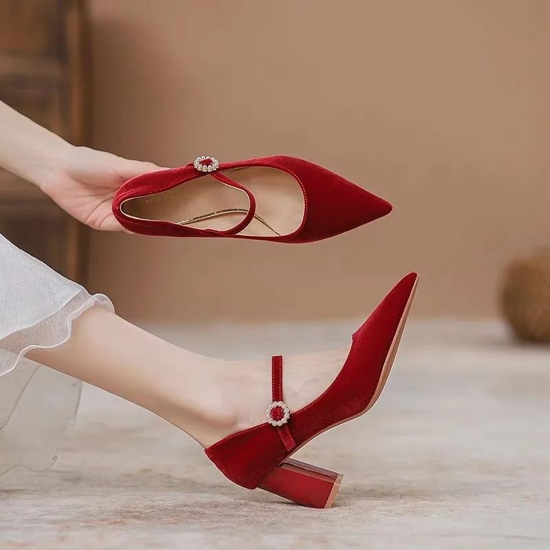 Womens Single Shoes with Pointed Toe Med Heel Straight Buckle Strap Anti Slip Spring Autumn Outdoor Satin Fashion Single Shoes
Womens Single Shoes with Pointed Toe Med Heel Straight Buckle Strap Anti Slip Spring Autumn Outdoor Satin Fashion Single Shoes
