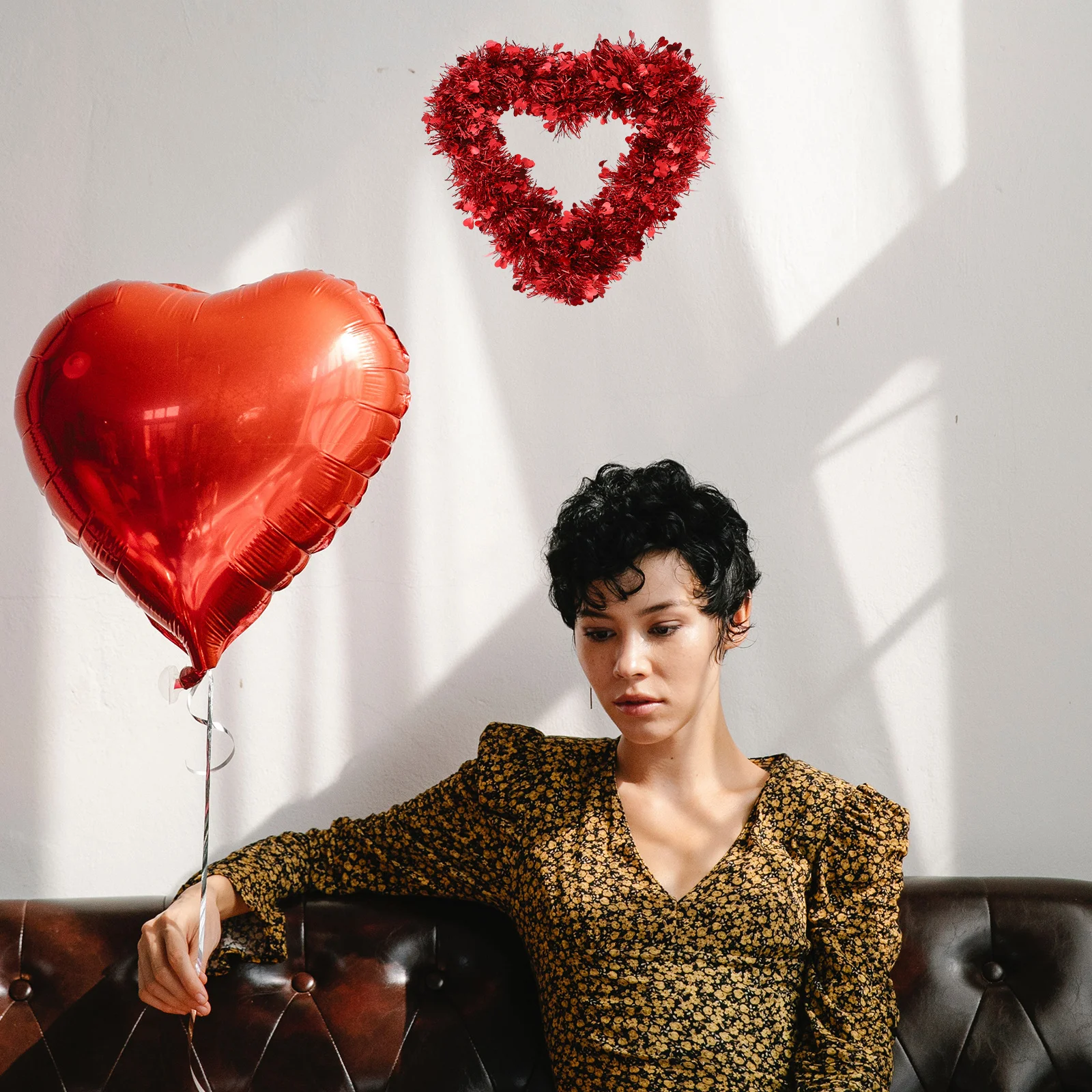 Hanging Love Wreath Valentine's Day Decoration Adorable Gift Use Bright Color Fashion Design Home Decor
Hanging Love Wreath Valentine's Day Decoration Adorable Gift Use Bright Color Fashion Design Home Decor