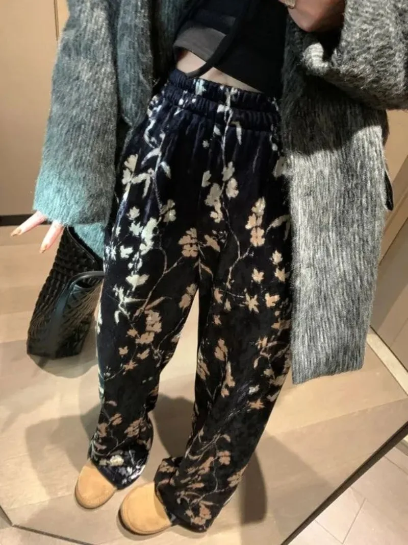 2024 Vintage Velet Casual Wide Leg Trousers Women Straight Full Length Y2k Floral Print Streetwear Elegant Pant Loose High Waist
2024 Vintage Velet Casual Wide Leg Trousers Women Straight Full Length Y2k Floral Print Streetwear Elegant Pant Loose High Waist