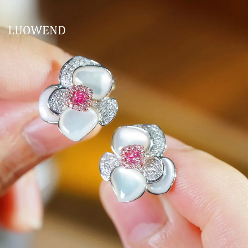 LUOWEND 100% 18K White Gold Earrings Elegant Flower Shape Real Natural Pink Diamond Stud Earrings for Women High Party Jewelry
LUOWEND 100% 18K White Gold Earrings Elegant Flower Shape Real Natural Pink Diamond Stud Earrings for Women High Party Jewelry