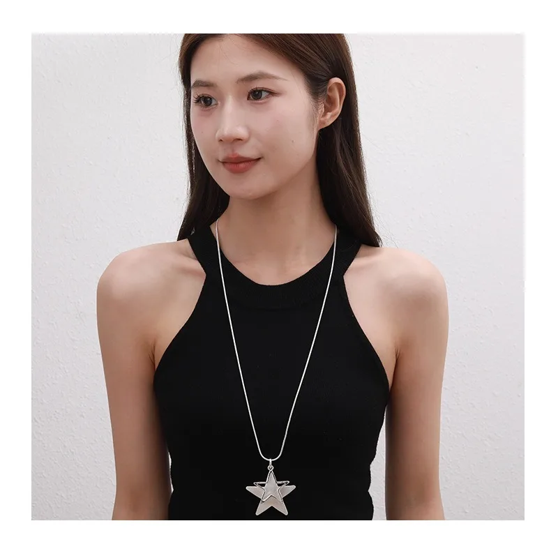 Long Necklace Jewelry Popular Star Geometric High-end Metal Jewelry Women's Sweater Chain
Long Necklace Jewelry Popular Star Geometric High-end Metal Jewelry Women's Sweater Chain