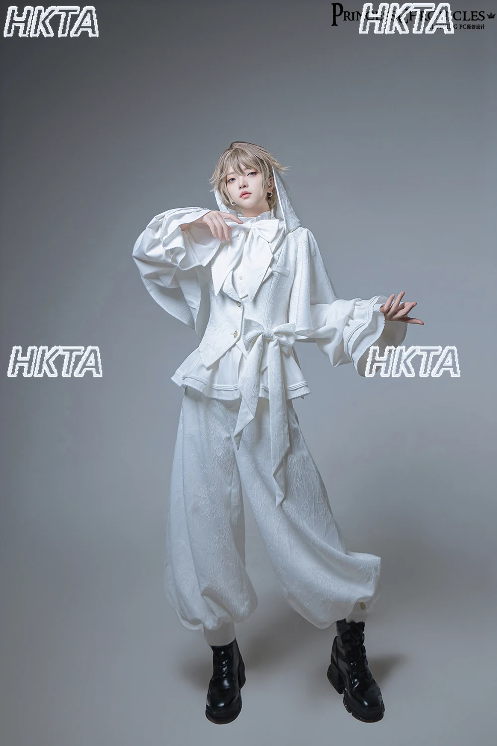 Винтажное субкультура, милое, крутое, с рогом, с длинным рукавом и бантом, тонкое пальто с капюшоном для косплея, свободные брюки в стиле Лолиты, комплекты белой куртки для женщин
Винтажное субкультура, милое, крутое, с рогом, с длинным рукавом и бантом, тонкое пальто с капюшоном для косплея, свободные брюки в стиле Лолиты, комплекты белой куртки для женщин