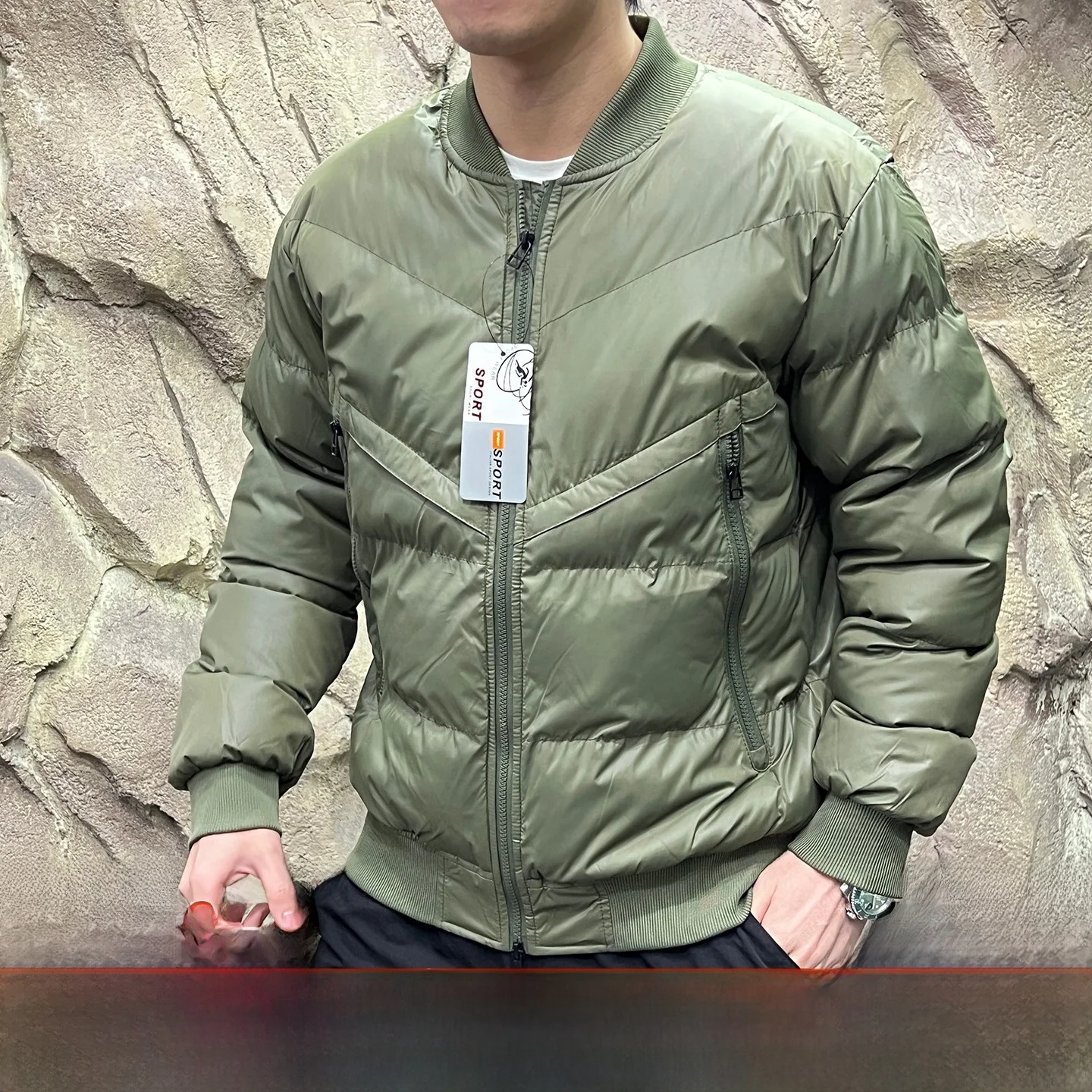 Cotton Jaet! Extra Fluffy! Baseball Collar! Men's Faionable And Warm Coat for Autumn Winter Stand Fit Pure Color
Cotton Jaet! Extra Fluffy! Baseball Collar! Men's Faionable And Warm Coat for Autumn Winter Stand Fit Pure Color