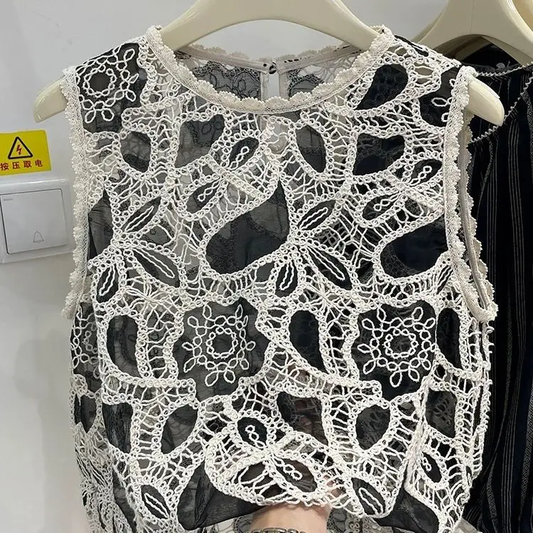 Summer Knitted Top Women Hollow Out Tops Round Neck Vest Female Sleeveless Sweater Chic Cut Out Streetwear Solid Loose Tops Z121
Summer Knitted Top Women Hollow Out Tops Round Neck Vest Female Sleeveless Sweater Chic Cut Out Streetwear Solid Loose Tops Z121