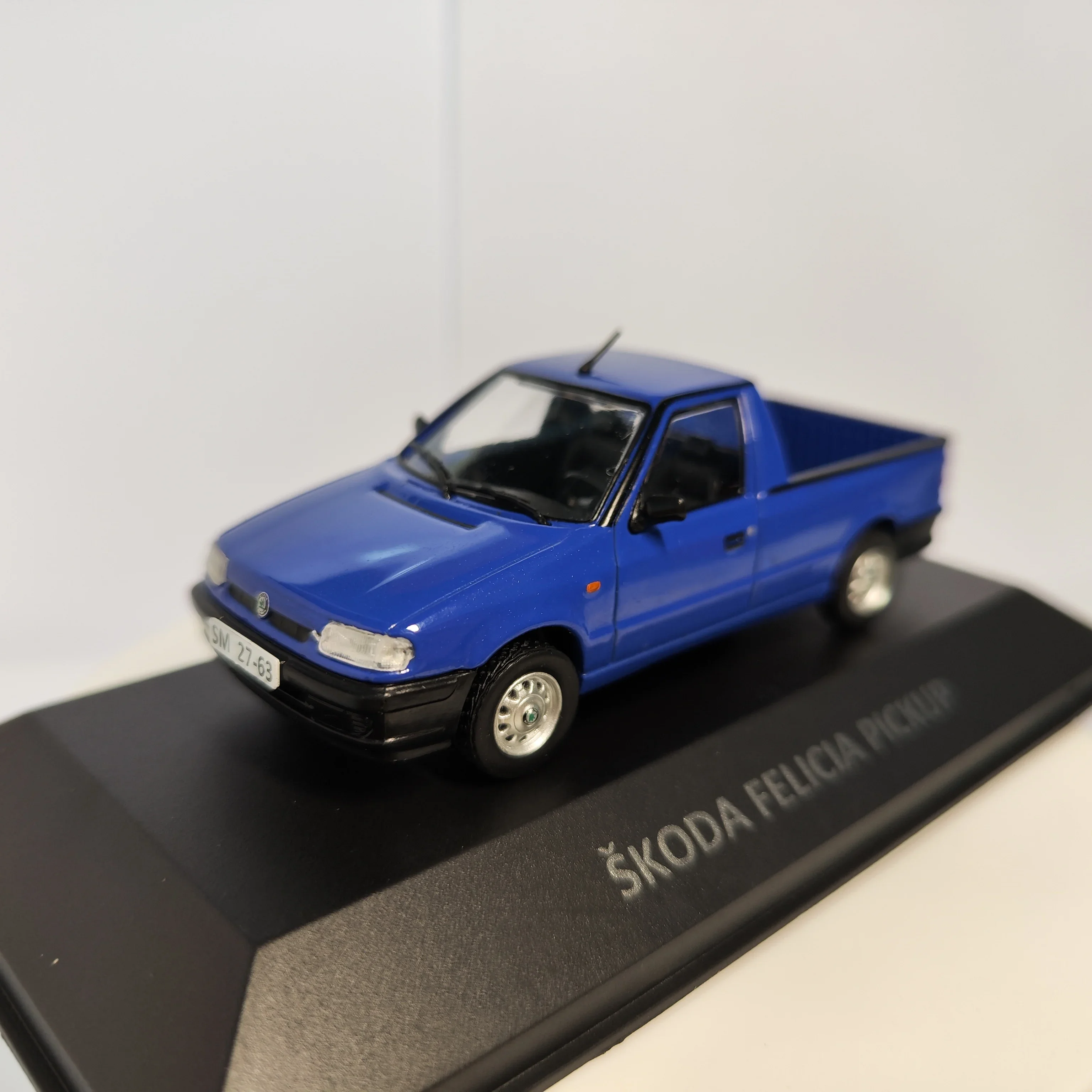 Литой в масштабе 1:43 пикап SKODA FELICIA, классическая синяя модель автомобиля из сплава, коллекционная игрушка, подарок, сувенир, демонстрационные украшения
Литой в масштабе 1:43 пикап SKODA FELICIA, классическая синяя модель автомобиля из сплава, коллекционная игрушка, подарок, сувенир, демонстрационные украшения