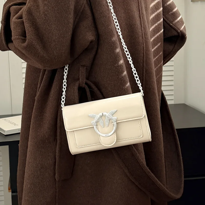 Urban Layered Satchel, Chain & Top Handle Dual Carry, Structured Square with Compartments, Versatile Crossbody, New 2026
Urban Layered Satchel, Chain & Top Handle Dual Carry, Structured Square with Compartments, Versatile Crossbody, New 2026