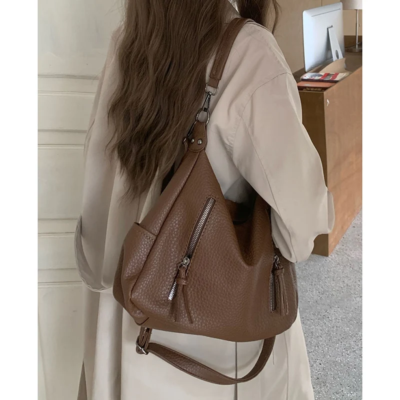 2026 New Fashion Women Retro Tote Bag Lady Korean Style Niche Design Shoulder Bag Female Large Capacity Commute Messenger Bag
2026 New Fashion Women Retro Tote Bag Lady Korean Style Niche Design Shoulder Bag Female Large Capacity Commute Messenger Bag