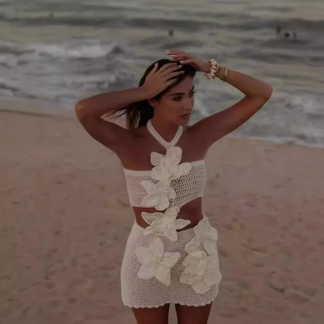 Women's Fashionable Hanging Neck Flower Hollow Vacation Style Dress for Summer 2025
Women's Fashionable Hanging Neck Flower Hollow Vacation Style Dress for Summer 2025