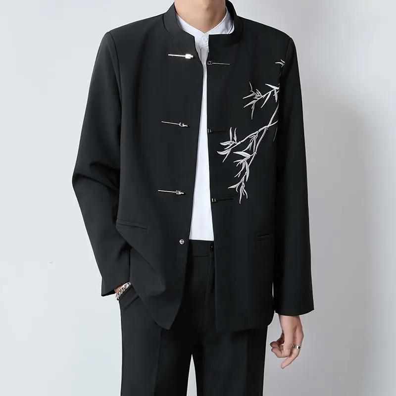 Новый китайский джет с вышивкой, мужской модный городской свободный крой из полиэстера, длинный воротник-стойка, воротник-стойка
Новый китайский джет с вышивкой, мужской модный городской свободный крой из полиэстера, длинный воротник-стойка, воротник-стойка