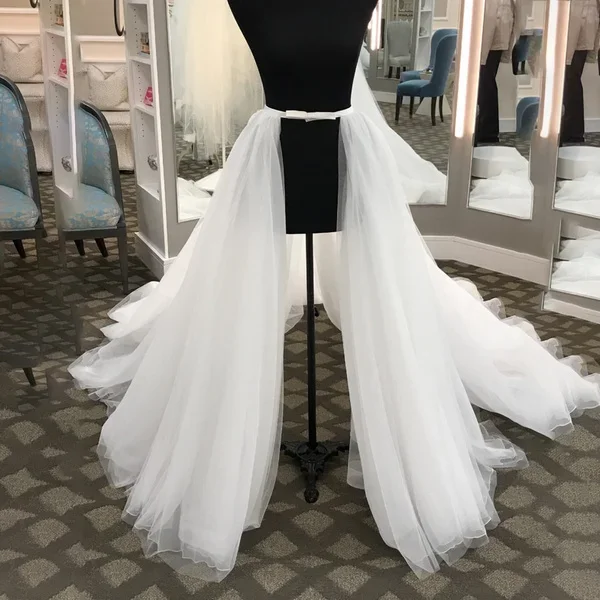 long 2M Detachable Skirt for Wedding Dress 4 Layers Tulle Chapel Train Front Slit Removable Train for Bridal Wedding Accessories
long 2M Detachable Skirt for Wedding Dress 4 Layers Tulle Chapel Train Front Slit Removable Train for Bridal Wedding Accessories