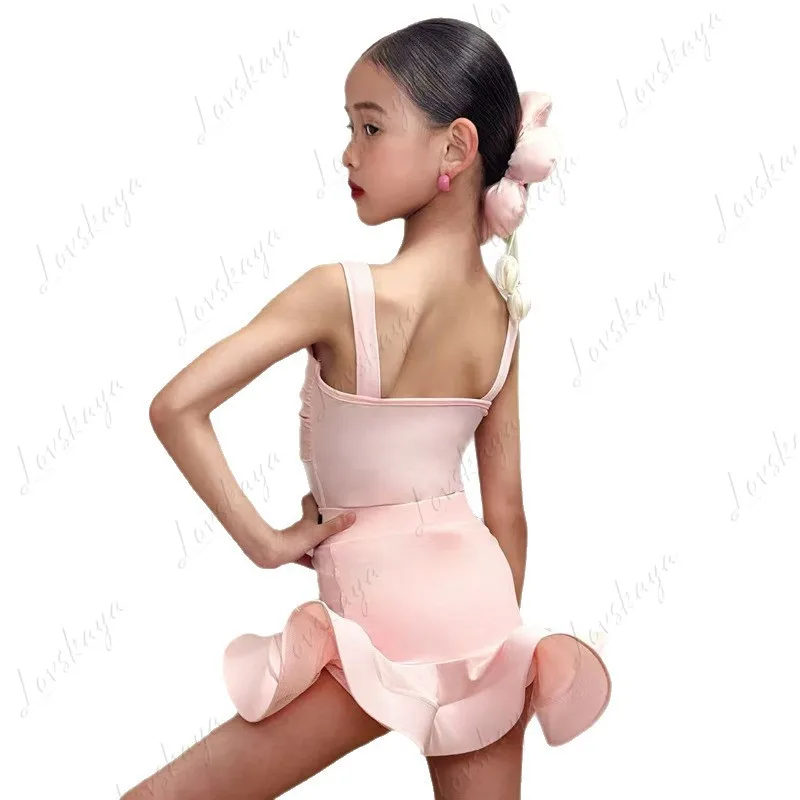 Новая модель тренировочного костюма для латинских танцев для детской практики и выступления, отдельный комплект танцевальной юбки для выступлений
Новая модель тренировочного костюма для латинских танцев для детской практики и выступления, отдельный комплект танцевальной юбки для выступлений