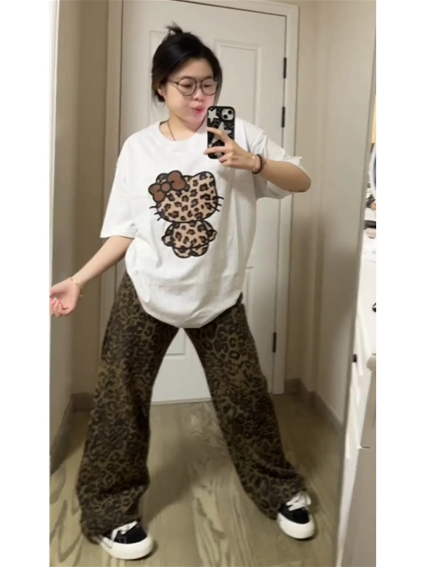 American Style Vintage Leopard Print Wide Leg Jeans Women Summer Loose Slimming Tall Extended Design Sensation Floor-Length P...
American Style Vintage Leopard Print Wide Leg Jeans Women Summer Loose Slimming Tall Extended Design Sensation Floor-Length P...
