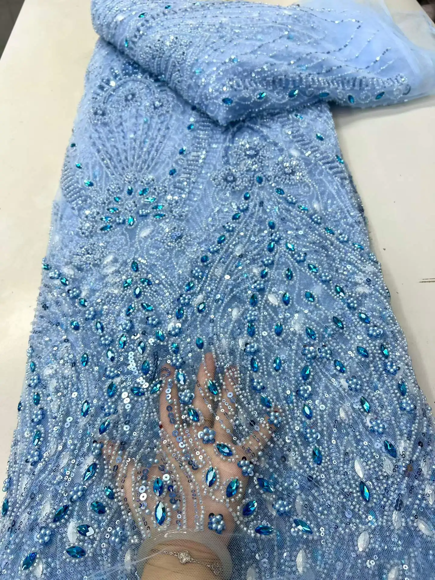 Elegant African Nigerian Diamond Beaded Stones Lace High-End Luxury French Sequins Mesh Lace Fabric Women Evening Dress Part
Elegant African Nigerian Diamond Beaded Stones Lace High-End Luxury French Sequins Mesh Lace Fabric Women Evening Dress Part