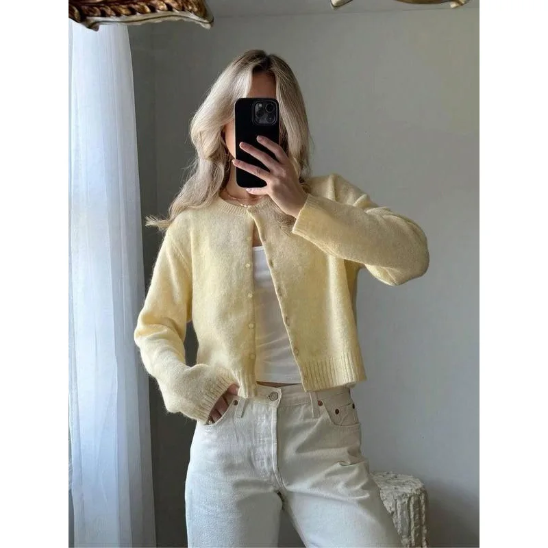 Soft Lazy Knit Sweater Women's Gentle Lazy Style Knitted Sweater Spring 2026 Fashion Comfortable Casual Female Top
Soft Lazy Knit Sweater Women's Gentle Lazy Style Knitted Sweater Spring 2026 Fashion Comfortable Casual Female Top