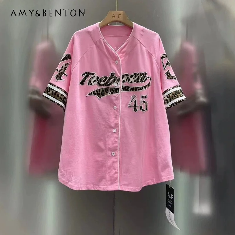 Women's 2026 Summer European Style Trendy Y2k Pink Shirt Leopard Print Patchwork Number Letter Loose Casual Short Sleeves Blouse
Women's 2026 Summer European Style Trendy Y2k Pink Shirt Leopard Print Patchwork Number Letter Loose Casual Short Sleeves Blouse