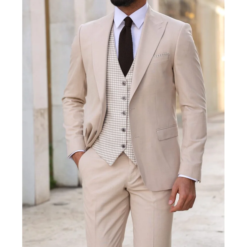 New Arrival Men Suits Beige Fashion Peak Lapel Single Breasted Clothing Elegant Business Casual Suit 3 Piece (Blazer+Vest+Pants)
New Arrival Men Suits Beige Fashion Peak Lapel Single Breasted Clothing Elegant Business Casual Suit 3 Piece (Blazer+Vest+Pants)