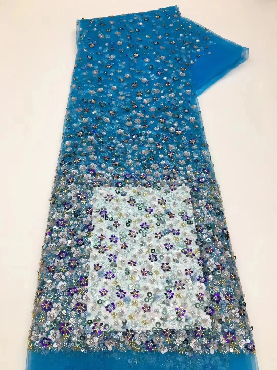 Blue Luxury Heavy Bead Embroidered Net Lace Fabric With Sequins African Lace Fabric 2023 High Quality for Wedding Sewing
Blue Luxury Heavy Bead Embroidered Net Lace Fabric With Sequins African Lace Fabric 2023 High Quality for Wedding Sewing