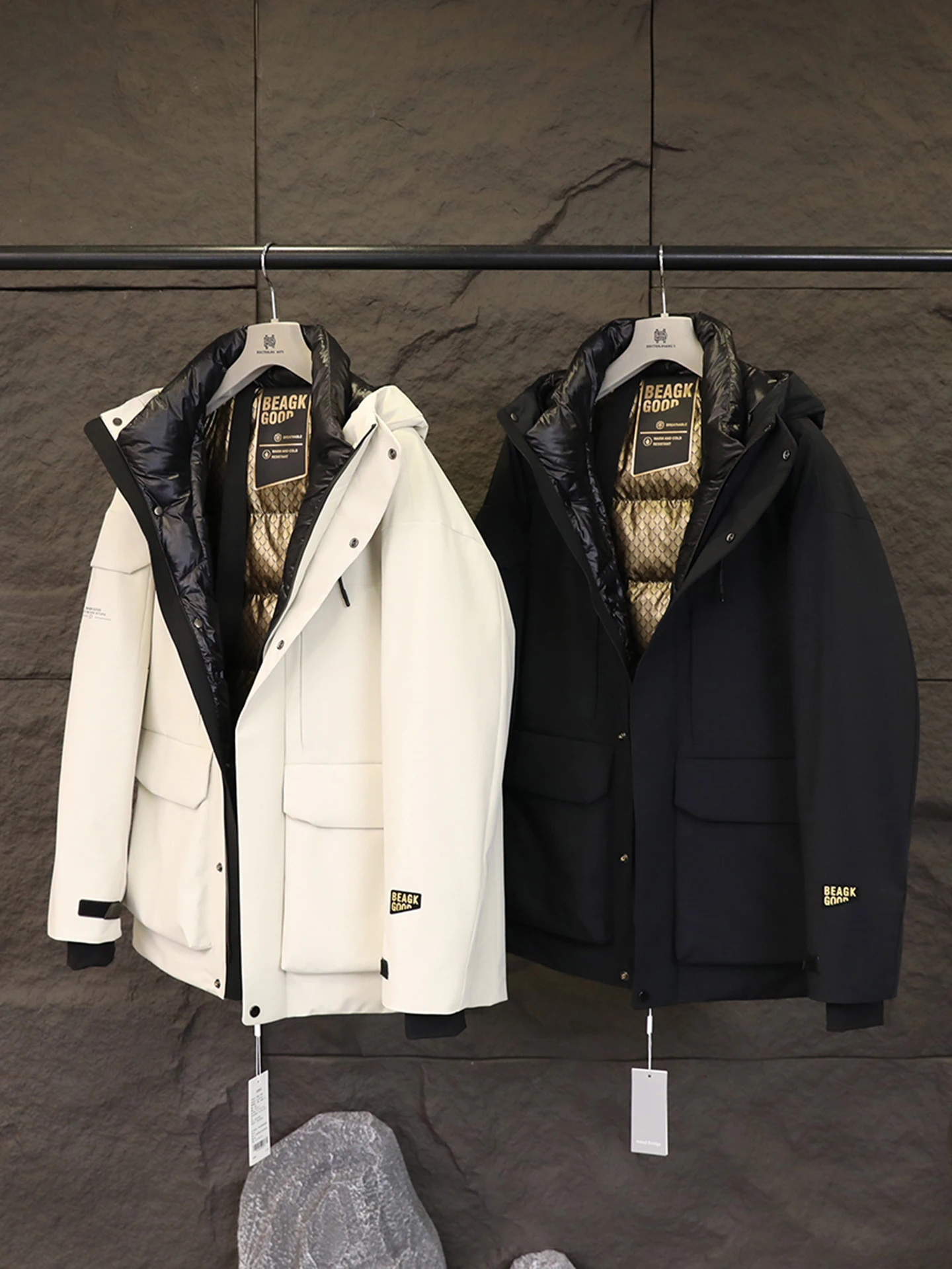 Outdoor Graphene Heating Men's Casual Warm Hooded Workwear down Jacket Three-Proof Winter Thickened Nylon Polyester Fiber
Outdoor Graphene Heating Men's Casual Warm Hooded Workwear down Jacket Three-Proof Winter Thickened Nylon Polyester Fiber