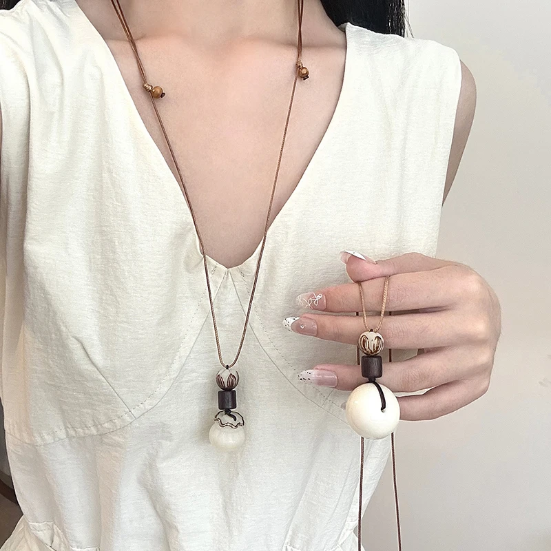 Hot sale Chinese style ivory fruit minimalist art Bodhi root lucky bag sweater chain ethnic style accessories
Hot sale Chinese style ivory fruit minimalist art Bodhi root lucky bag sweater chain ethnic style accessories