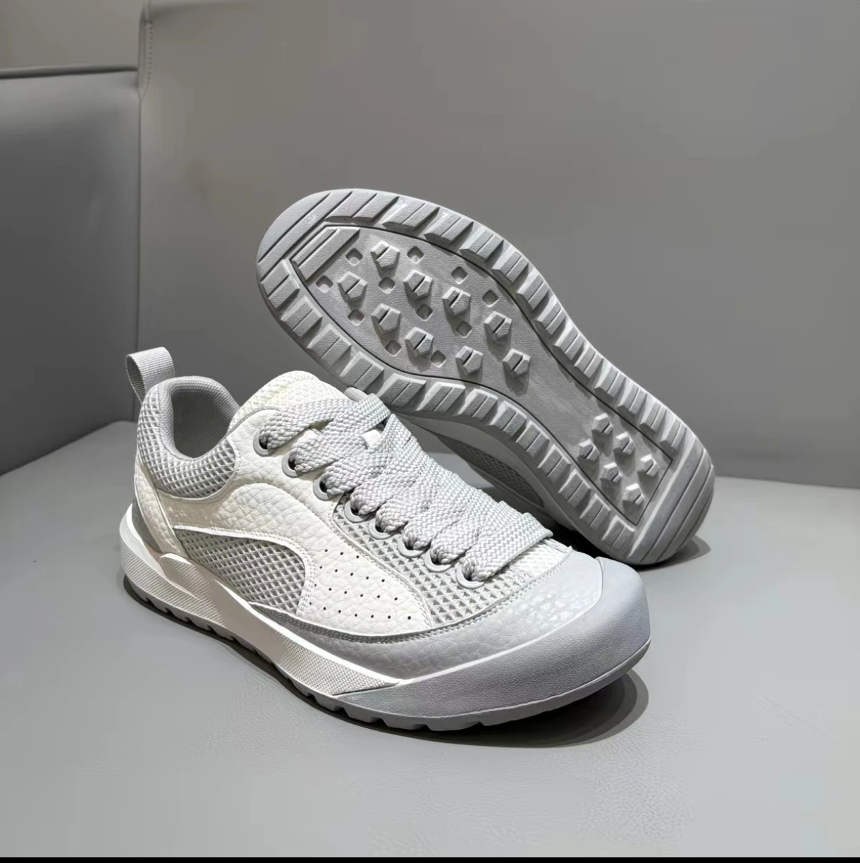 Light Drizzle Casual Shoes, Water Repellent Upper for Rainy Shopping, Daily Commute and Mixed Indoor Outdoor Daily Wear
Light Drizzle Casual Shoes, Water Repellent Upper for Rainy Shopping, Daily Commute and Mixed Indoor Outdoor Daily Wear
