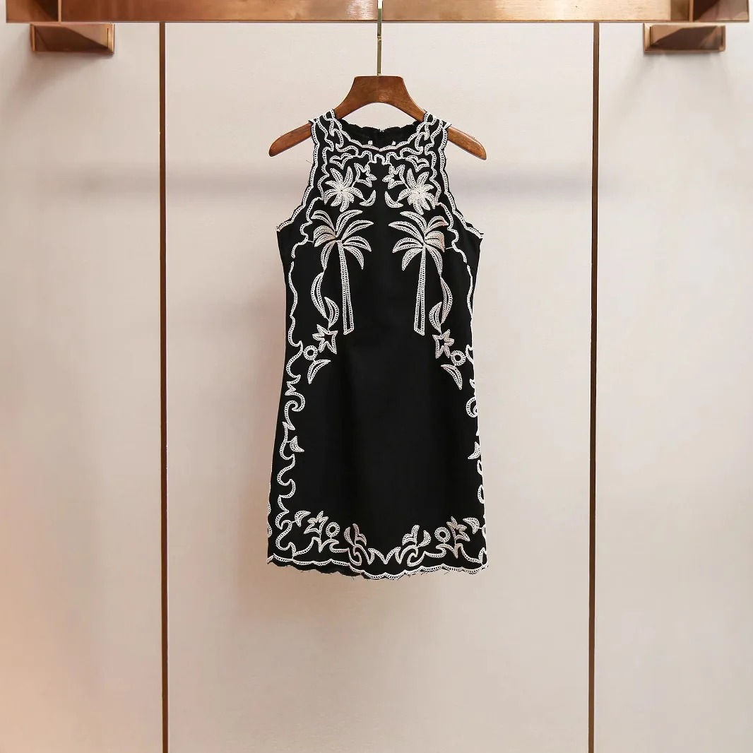 【Gift Free】2026 Summer Vintage Black Embroidered Sleeveless Dress Crew Neck Hollow A-Line Slim Waist Dress for Women
【Gift Free】2026 Summer Vintage Black Embroidered Sleeveless Dress Crew Neck Hollow A-Line Slim Waist Dress for Women