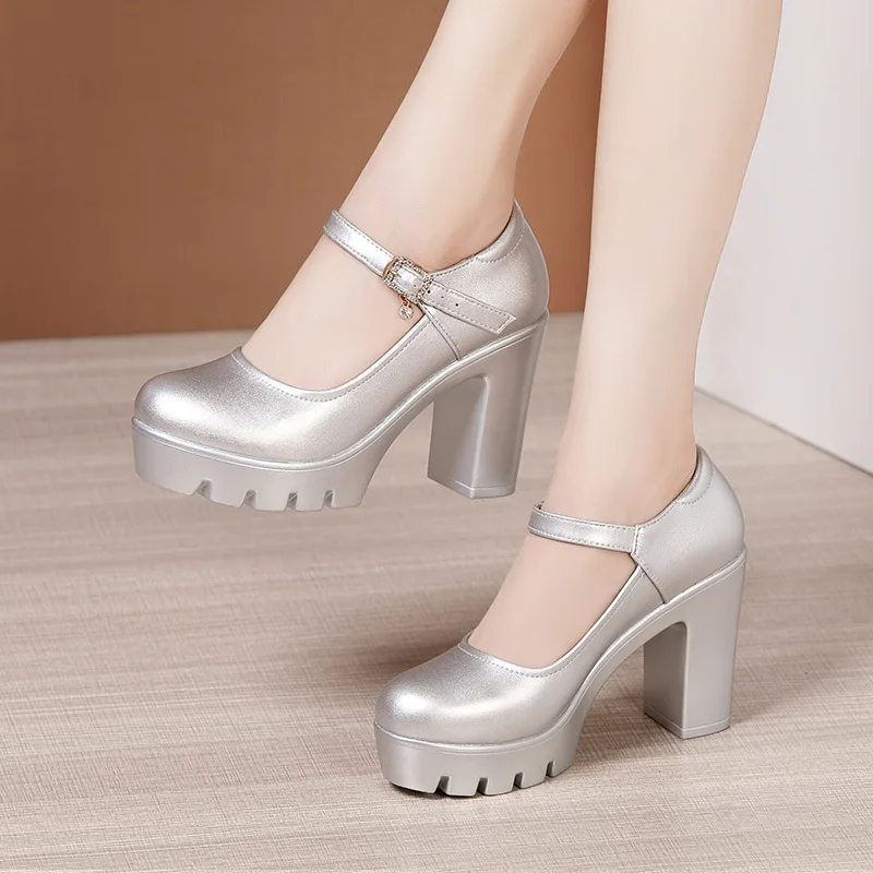 Small Size 32 33-43 Block High Heels Shoes Thick Sole Platform Pumps Women 2022 Red Silver White Wedding Shoes Office Model
Small Size 32 33-43 Block High Heels Shoes Thick Sole Platform Pumps Women 2022 Red Silver White Wedding Shoes Office Model