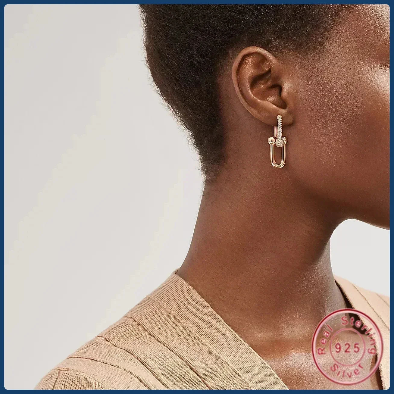 2025 New Classic Sterling Silver S925HardWear Style U-shaped Türkiye Buckle Half Set Diamond Chain Ring Gift Earrings
2025 New Classic Sterling Silver S925HardWear Style U-shaped Türkiye Buckle Half Set Diamond Chain Ring Gift Earrings