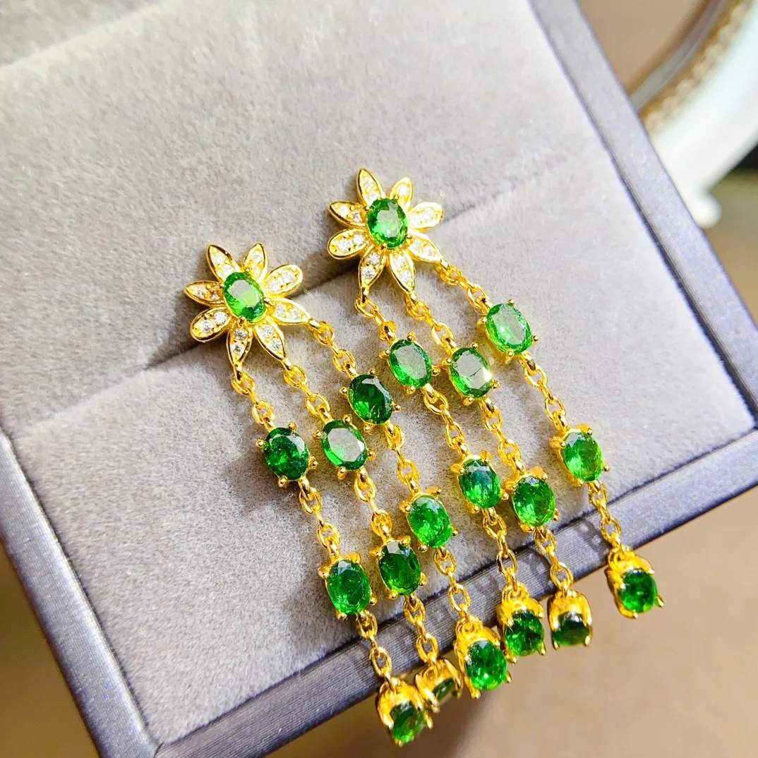 S925 Gold Plated Tsavorite Earrings, 3x4mm Romantic Fringe Design, Movable Gems for Date Nights & Party Glamour
S925 Gold Plated Tsavorite Earrings, 3x4mm Romantic Fringe Design, Movable Gems for Date Nights & Party Glamour