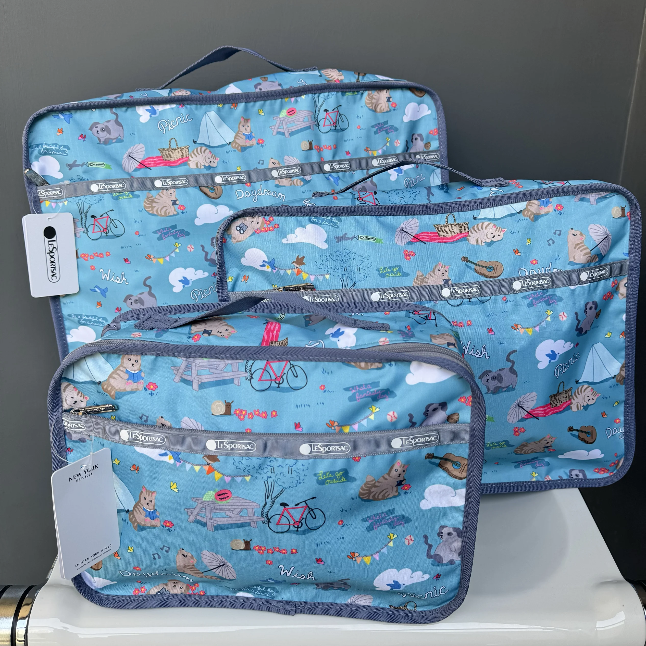 Travel Toiletry Bag Storage Organizer Large Medium Small Set of 3 for Lage Clothing Storage Travel Accories
Travel Toiletry Bag Storage Organizer Large Medium Small Set of 3 for Lage Clothing Storage Travel Accories