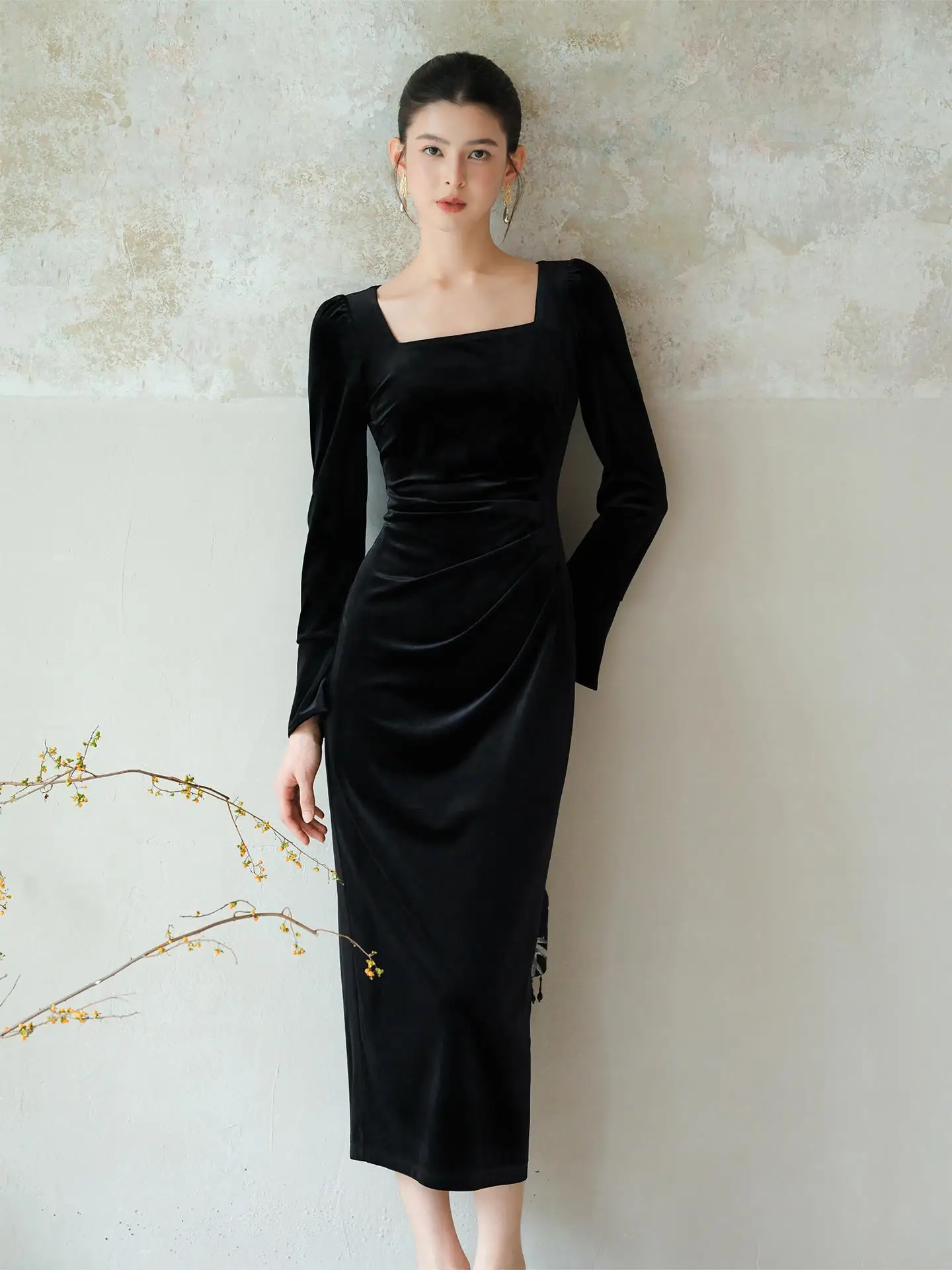 Новая китайская бархатная юбка-макси в стиле Хепберн, облегающая, черная, осенне-зимняя, с завышенной талией
Новая китайская бархатная юбка-макси в стиле Хепберн, облегающая, черная, осенне-зимняя, с завышенной талией