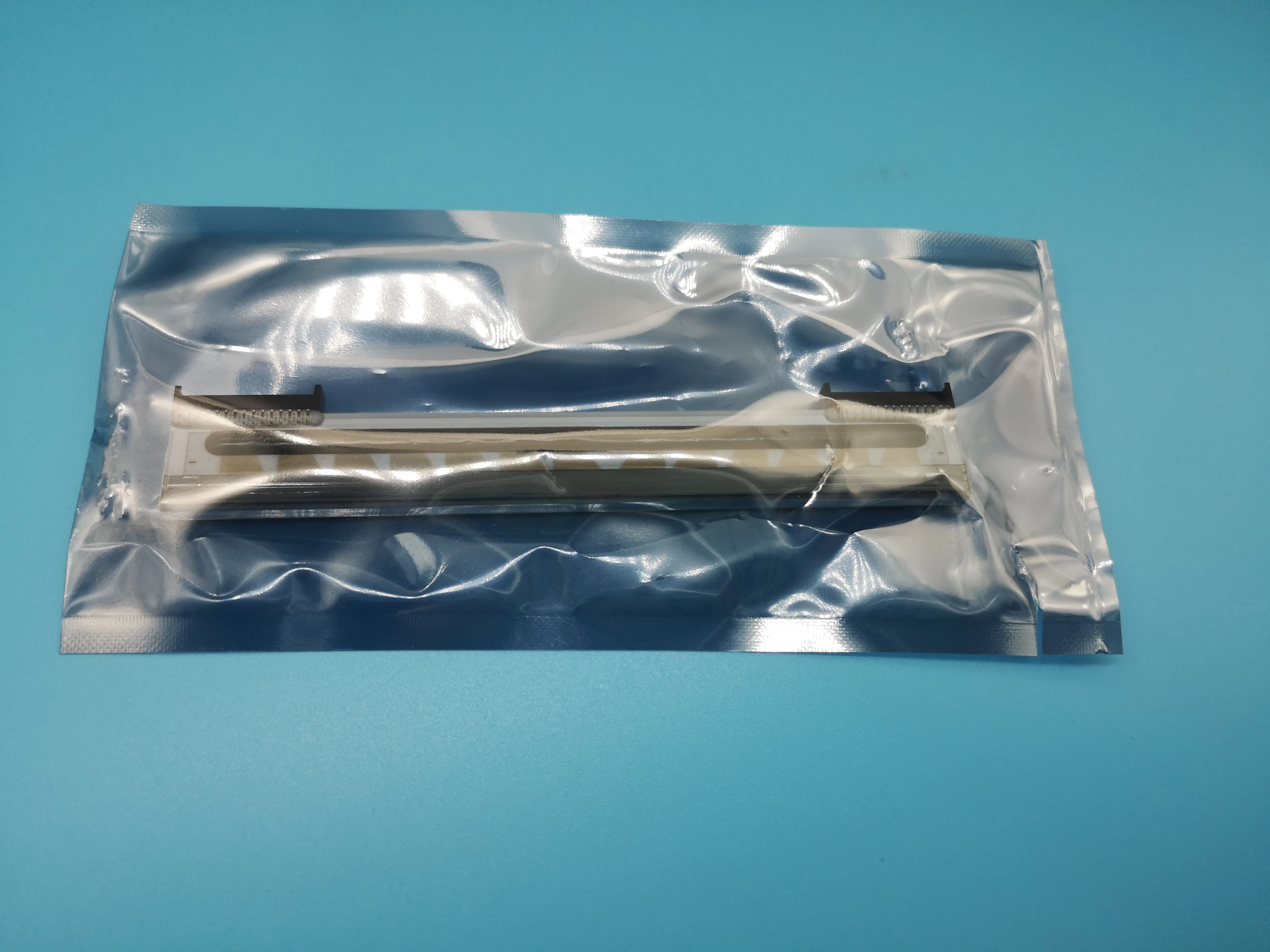 Печатающая головка для Intermec PD41 203DPI, печатающая головка для этикеток PD42, термоголовка 203dpi или 300dpi, новая оригинальная печатающая головка для штрих-кодов.
Печатающая головка для Intermec PD41 203DPI, печатающая головка для этикеток PD42, термоголовка 203dpi или 300dpi, новая оригинальная печатающая головка для штрих-кодов.