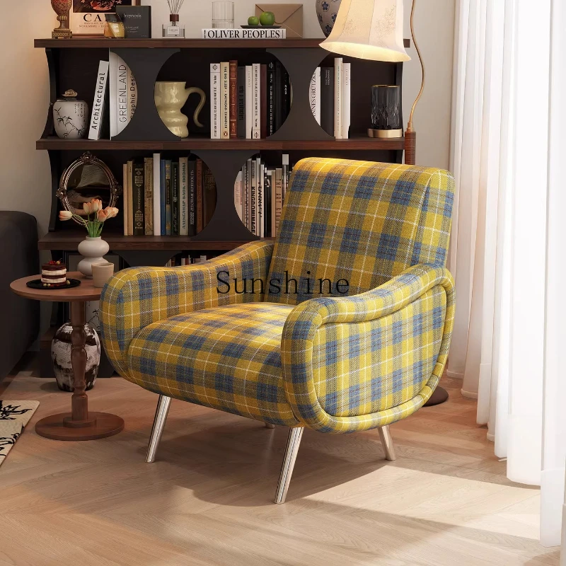 Light luxury high-end creative small apartment living room sofa side negotiation chair
Light luxury high-end creative small apartment living room sofa side negotiation chair