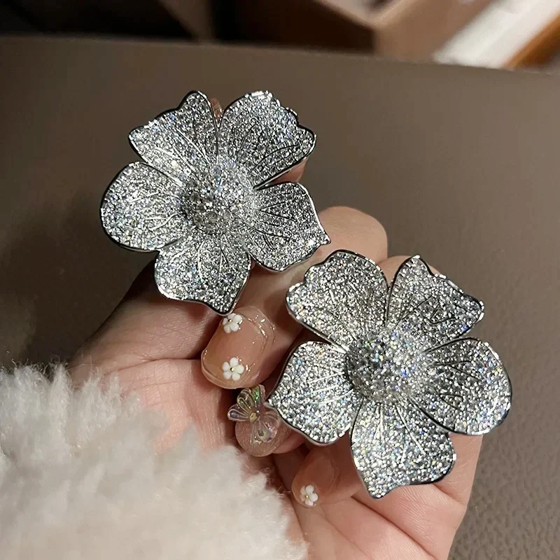 CAOSHI Gorgeous Flower Stud Earrings for Women Fashion Noble Party Jewelry with Brilliant Zirconia Aesthetic Luxury Accessories
CAOSHI Gorgeous Flower Stud Earrings for Women Fashion Noble Party Jewelry with Brilliant Zirconia Aesthetic Luxury Accessories