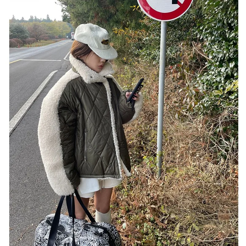 Retro Spliced Thiened Lamb Fur Women's Cotton Jaet Winter Warm Outerwear Chic Sle Korean Loose Fit Long Sve Coat
Retro Spliced Thiened Lamb Fur Women's Cotton Jaet Winter Warm Outerwear Chic Sle Korean Loose Fit Long Sve Coat