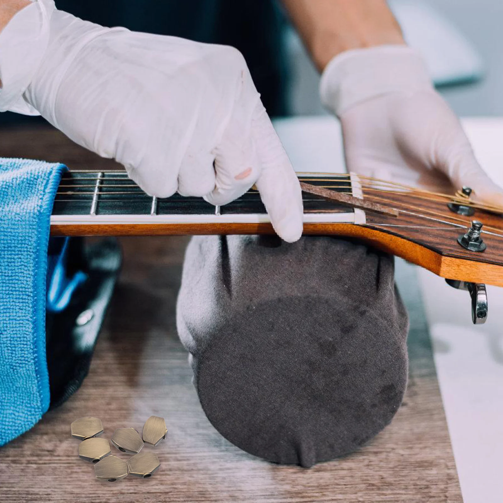 6Pcs Guitar Tuning Peg Knobs Bronze Finish Replacement Durable Parts for Electric Acoustic Guitar Tuning Peg Machine
6Pcs Guitar Tuning Peg Knobs Bronze Finish Replacement Durable Parts for Electric Acoustic Guitar Tuning Peg Machine