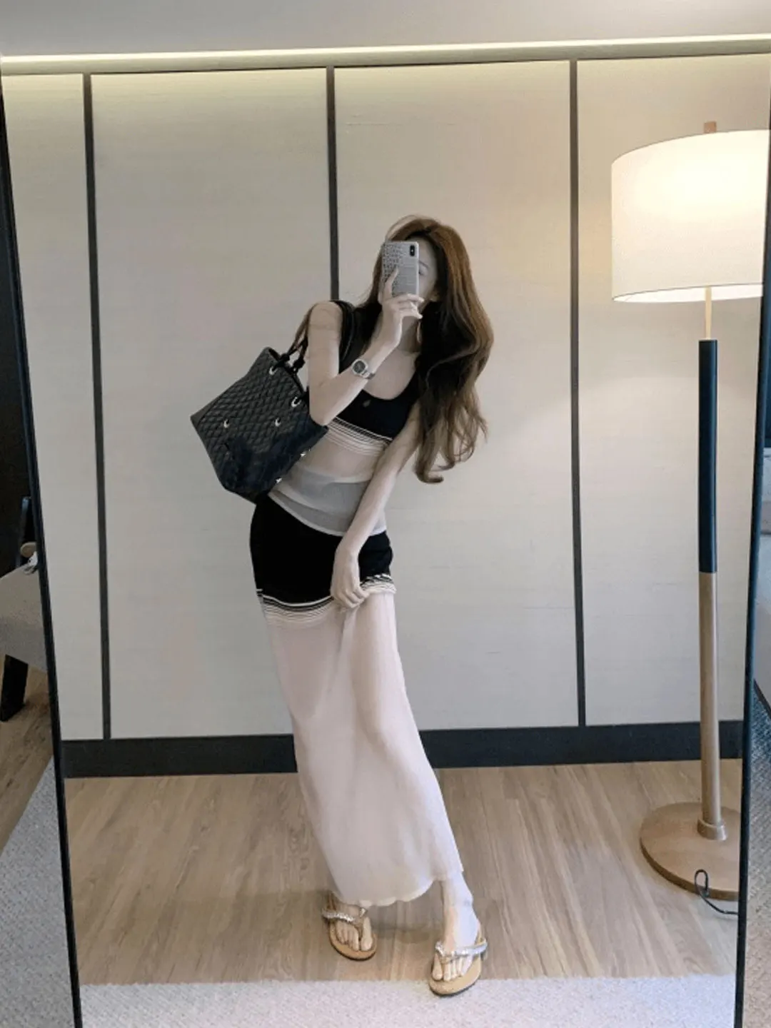 Summer 2026 Women's Fashion Set Ice Silk Knitted Vest And Mesh Half Skirt Two-Piece Suit Casual Style Short Sleeve Color Block
Summer 2026 Women's Fashion Set Ice Silk Knitted Vest And Mesh Half Skirt Two-Piece Suit Casual Style Short Sleeve Color Block
