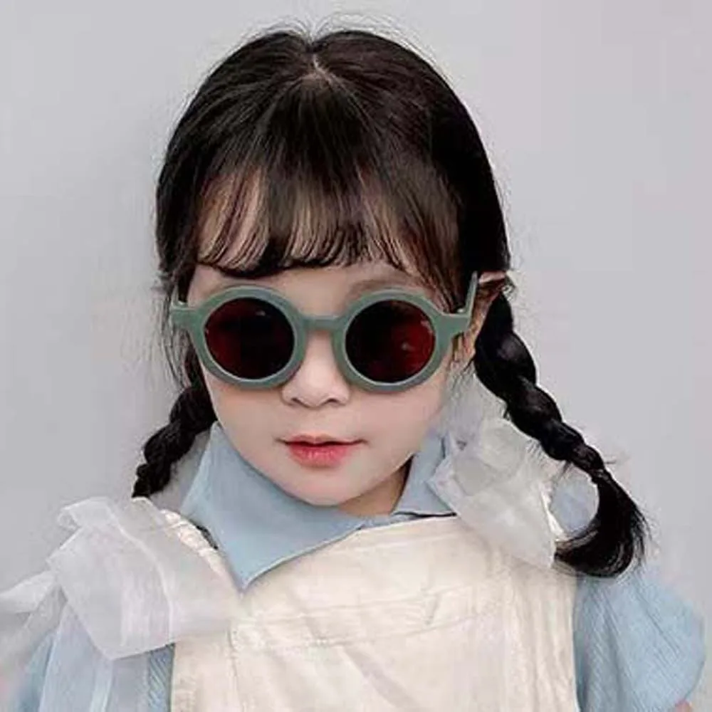 UV400 Kids Polarization Glasses Classic Solid Color Children Sunnies Silicone Lightweight Anti-UV HD Sunglasses Children's Day
UV400 Kids Polarization Glasses Classic Solid Color Children Sunnies Silicone Lightweight Anti-UV HD Sunglasses Children's Day