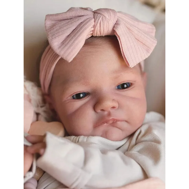NPK 20 дюймов Reborn Bebe August Awake кукла уже окрашенная настоящая картина реалистичная мягкая на ощупь 3D кожа видимая коллекционная художественная кукла
NPK 20 дюймов Reborn Bebe August Awake кукла уже окрашенная настоящая картина реалистичная мягкая на ощупь 3D кожа видимая коллекционная художественная кукла