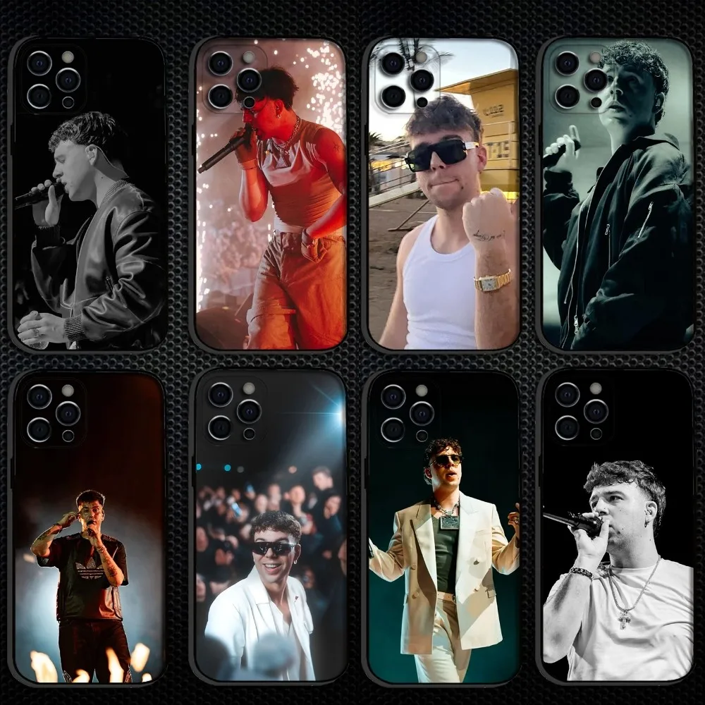 Q-Quevedo Spaanse zanger Phone Case For iPhone 16,15,14,13,12,11 Plus,Pro Max, Soft Silicone Black Cover
Q-Quevedo Spaanse zanger Phone Case For iPhone 16,15,14,13,12,11 Plus,Pro Max, Soft Silicone Black Cover
