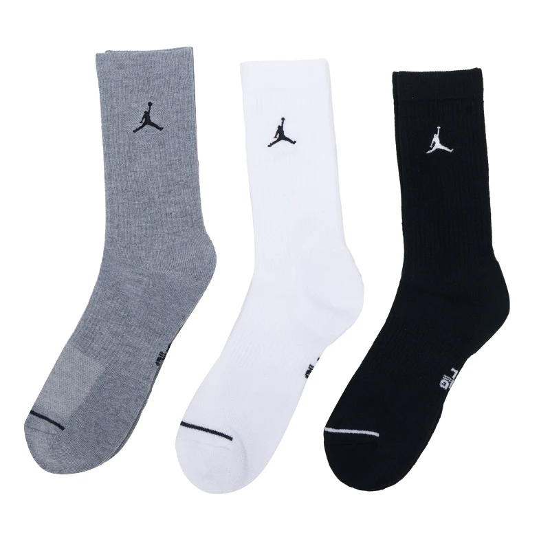 Nike Комплект из трех пар носков Повседневные носки Мужские носки Женские носки Баскетбольные носки Удобные тренировочные беговые дышащие модные носки средней длины Dx9632-914
Nike Комплект из трех пар носков Повседневные носки Мужские носки Женские носки Баскетбольные носки Удобные тренировочные беговые дышащие модные носки средней длины Dx9632-914