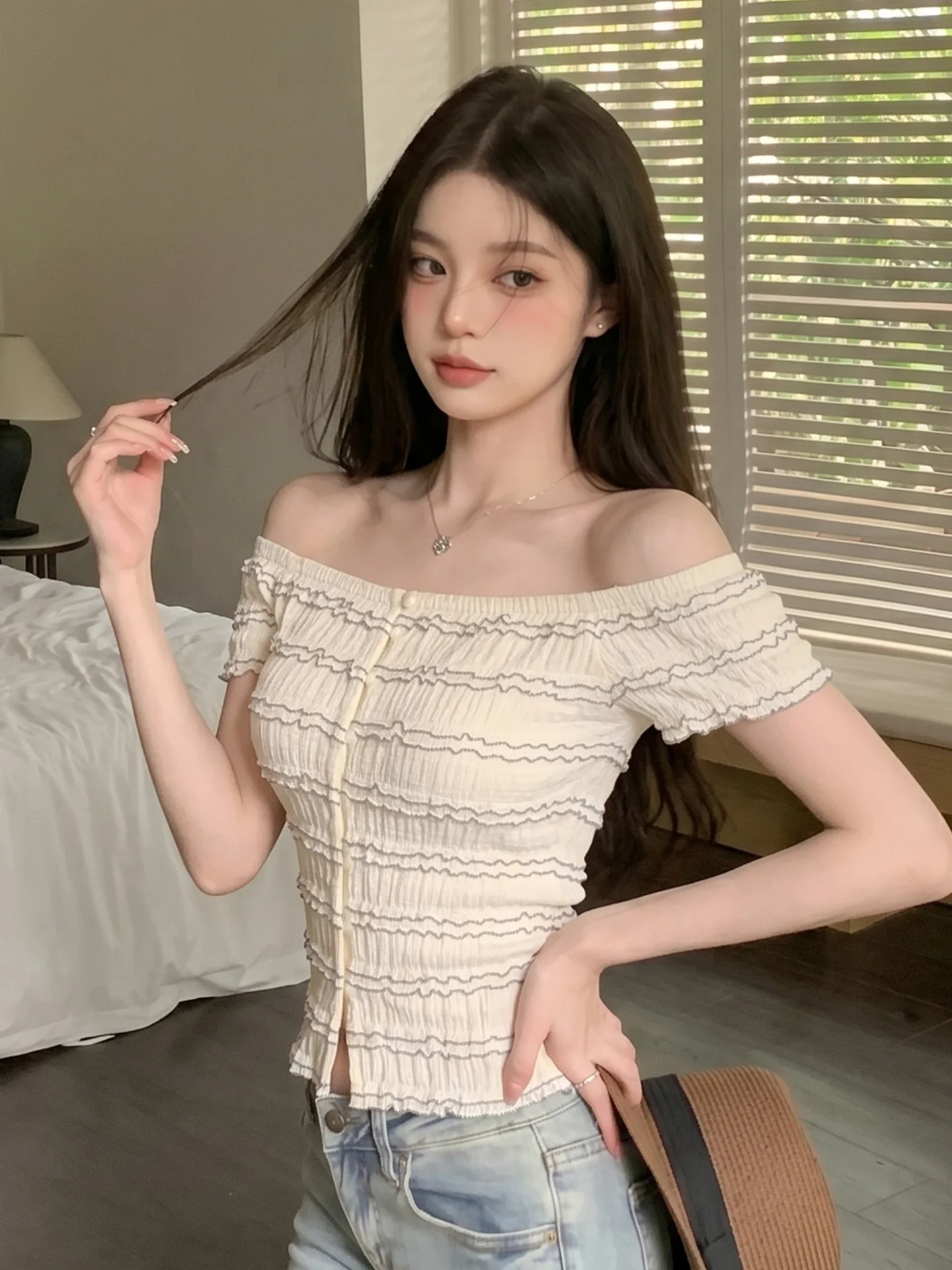 Retro Style Lace Splice Short Sleeve Slim Fit Shirt Women's Fashionable Summer Chic Girl Short Top Shoulder Bared Waist Cinched
Retro Style Lace Splice Short Sleeve Slim Fit Shirt Women's Fashionable Summer Chic Girl Short Top Shoulder Bared Waist Cinched