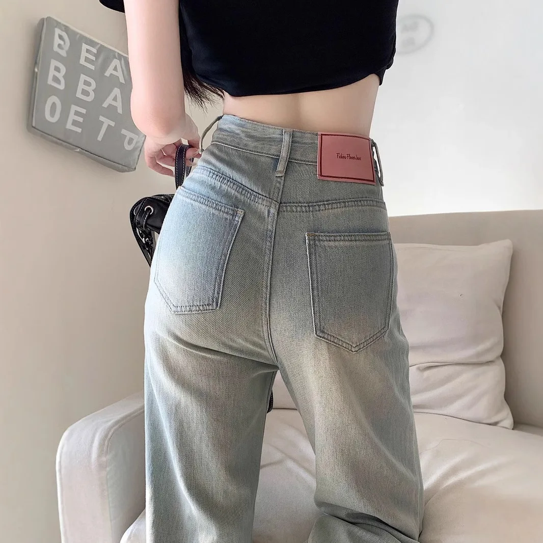 Pink brand high-waisted straight-leg jeans for women, new spring and autumn style, light blue, wide-leg pants, ins
Pink brand high-waisted straight-leg jeans for women, new spring and autumn style, light blue, wide-leg pants, ins