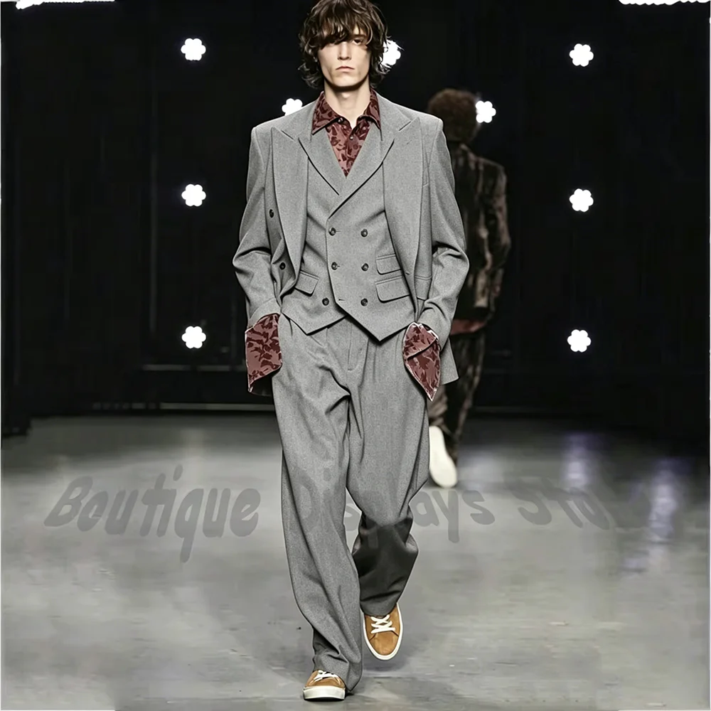 Fashion Show Men's Suit Set Double Breasted Notch Lapel Jacket Vest Pants Loose Fit Casual Streetwear Party Outfit Daily Office
Fashion Show Men's Suit Set Double Breasted Notch Lapel Jacket Vest Pants Loose Fit Casual Streetwear Party Outfit Daily Office