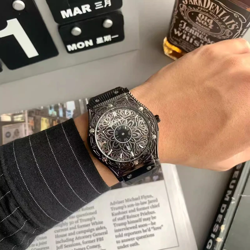 Retro style men's watch new fashion trend waterproof automatic student classic simple quartz watch birthday gift
Retro style men's watch new fashion trend waterproof automatic student classic simple quartz watch birthday gift