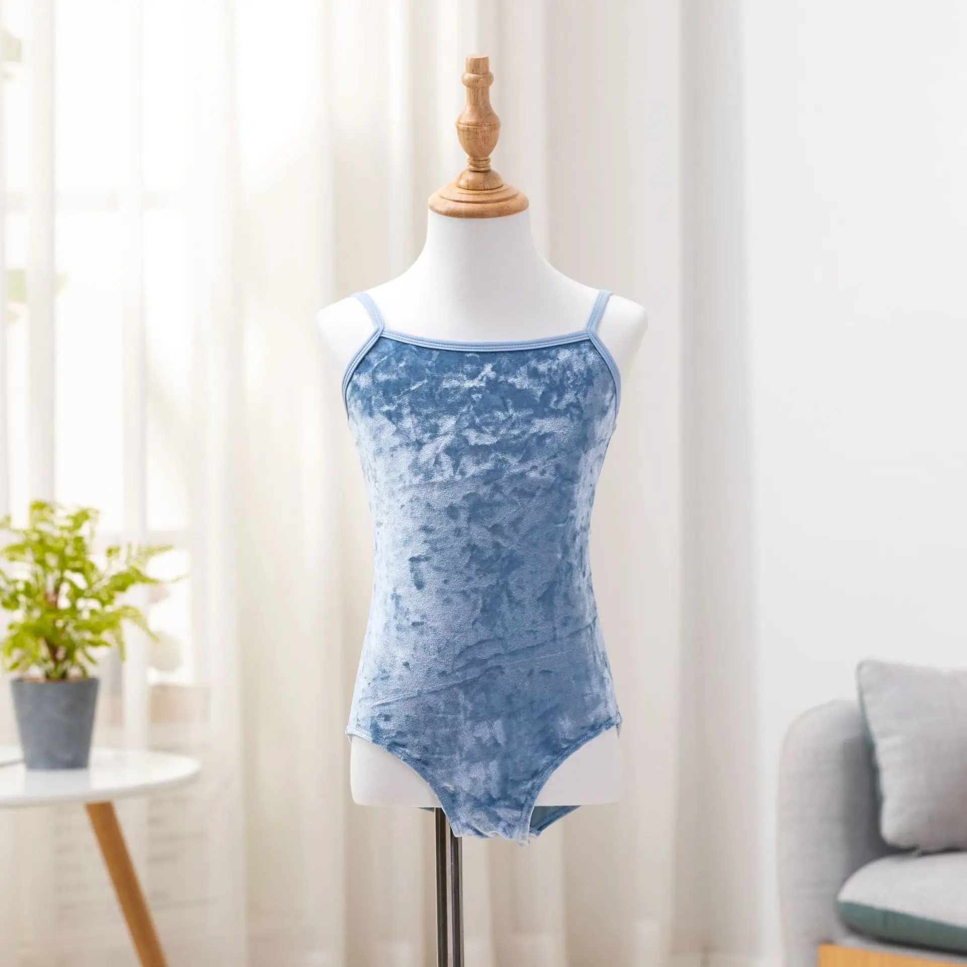 Girls Tank top Ballet Dance Leotards Gymnastics Top Soft Velvet Jumpsuits Bodysuits Classics Gymnastics Outfit Swimwear
Girls Tank top Ballet Dance Leotards Gymnastics Top Soft Velvet Jumpsuits Bodysuits Classics Gymnastics Outfit Swimwear