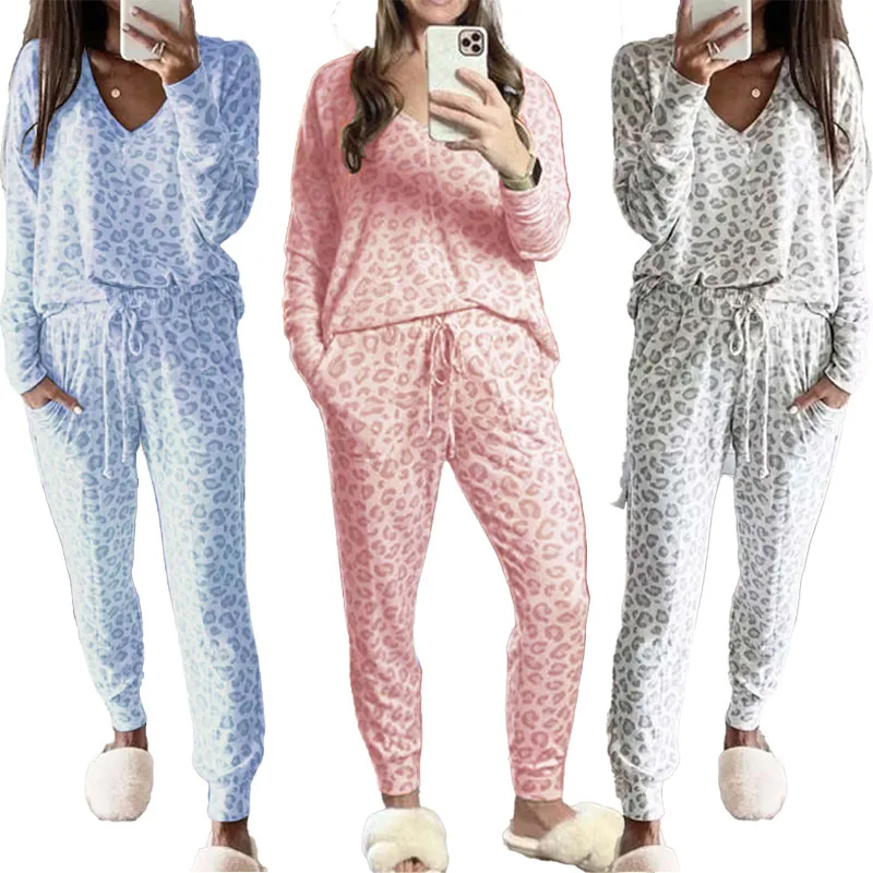 New Autumn And Winter V-neck Printed Long Sleeved Tops Long Pants For Home Wear Loose Leopard Print Pajamas Set Women's Clothing
New Autumn And Winter V-neck Printed Long Sleeved Tops Long Pants For Home Wear Loose Leopard Print Pajamas Set Women's Clothing