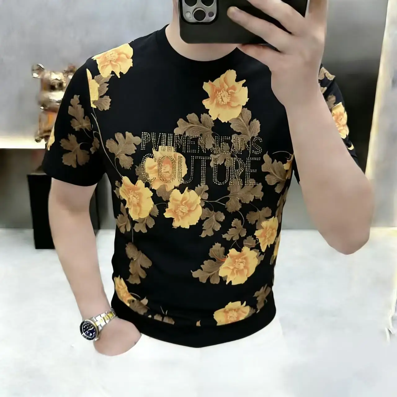 Luxury Floral Rhinestone T-shirt Men's Round Neck Short Sleeved Casual T-shirt Slim Ice Silk Breathable Business Social T-shirts
Luxury Floral Rhinestone T-shirt Men's Round Neck Short Sleeved Casual T-shirt Slim Ice Silk Breathable Business Social T-shirts
