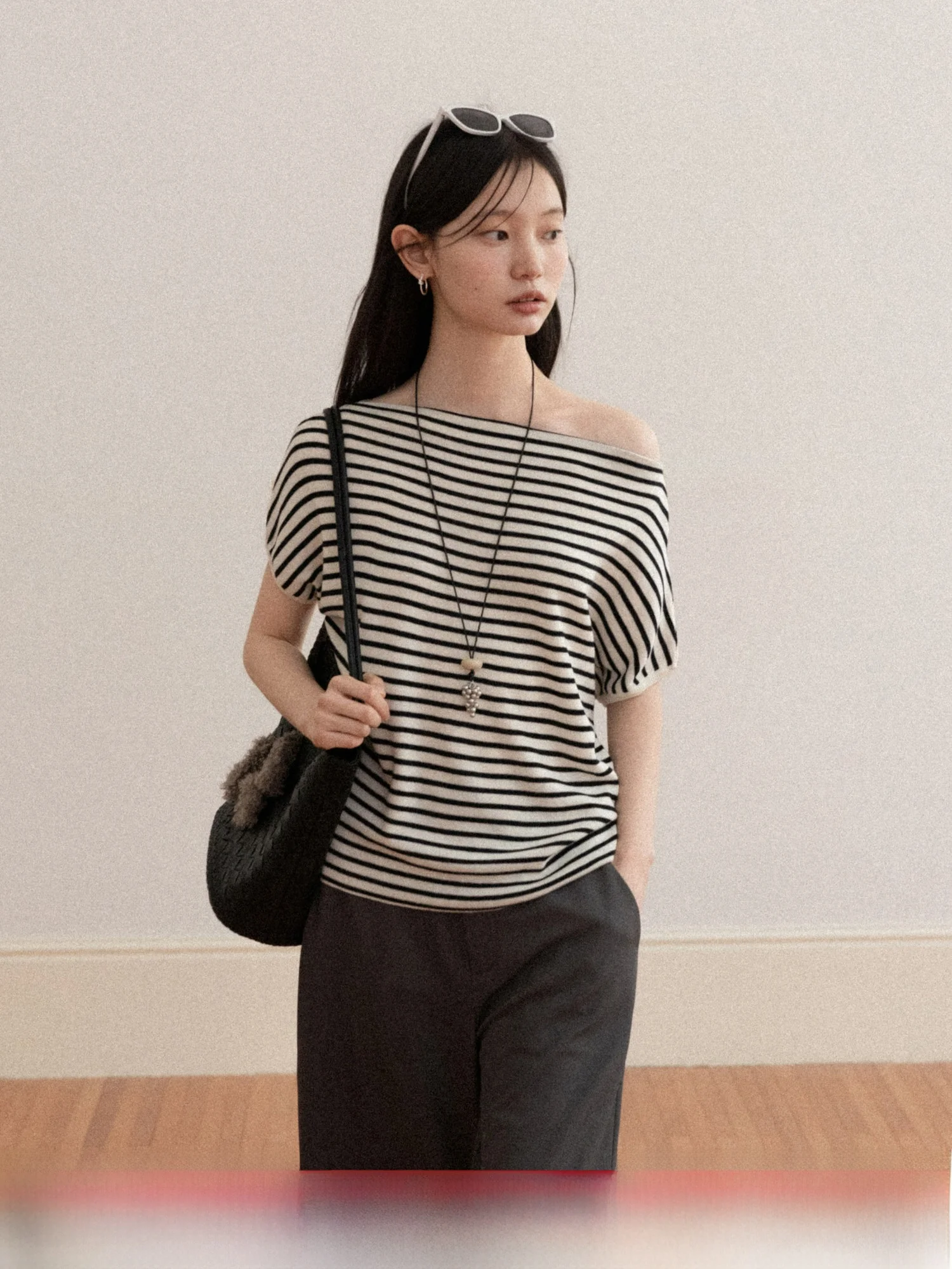 Black Stripe Batwing Sleeve Knitted Top Shoulder Bared Slim Fit Casual Style Soft Polyester Blend Short Sleeve Women's Tunic
Black Stripe Batwing Sleeve Knitted Top Shoulder Bared Slim Fit Casual Style Soft Polyester Blend Short Sleeve Women's Tunic