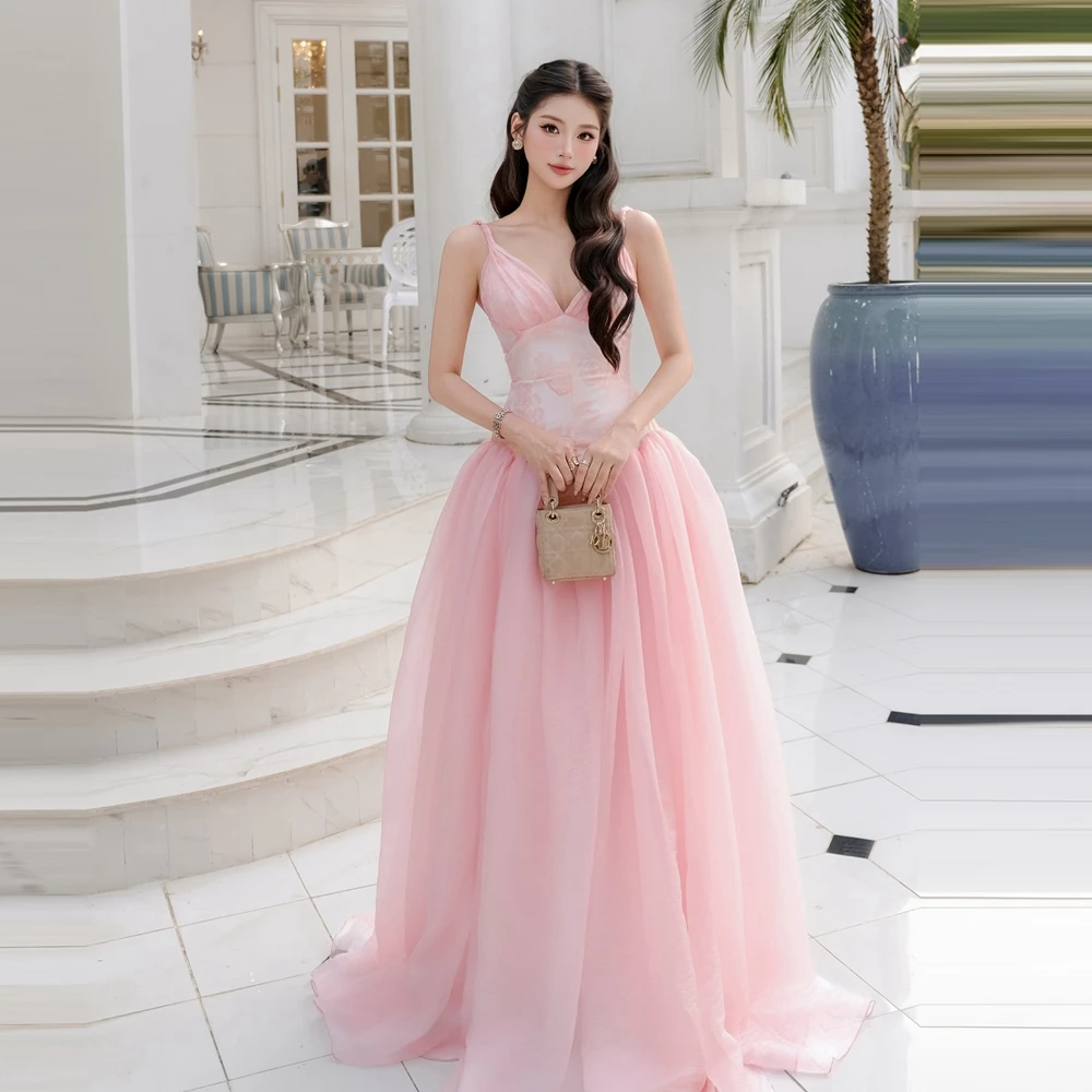 Модное пышное сетчатое платье для дня рождения, элегантное розовое тюлевое длинное вечернее платье А-силуэта, очаровательное платье для выпускного вечера с глубоким V-образным вырезом и тонкими бретелями
Модное пышное сетчатое платье для дня рождения, элегантное розовое тюлевое длинное вечернее платье А-силуэта, очаровательное платье для выпускного вечера с глубоким V-образным вырезом и тонкими бретелями