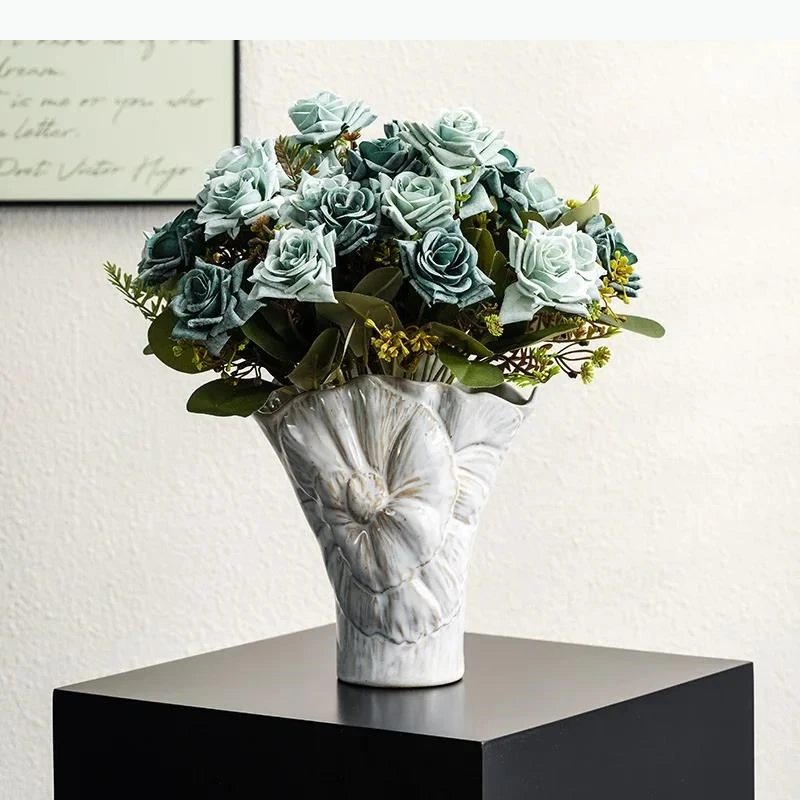 Retro Floral Ceramic Vase Desk Decoration Flowers Arrangement Artificial Flower Decorative Vases Room Aesthetic Decor
Retro Floral Ceramic Vase Desk Decoration Flowers Arrangement Artificial Flower Decorative Vases Room Aesthetic Decor
